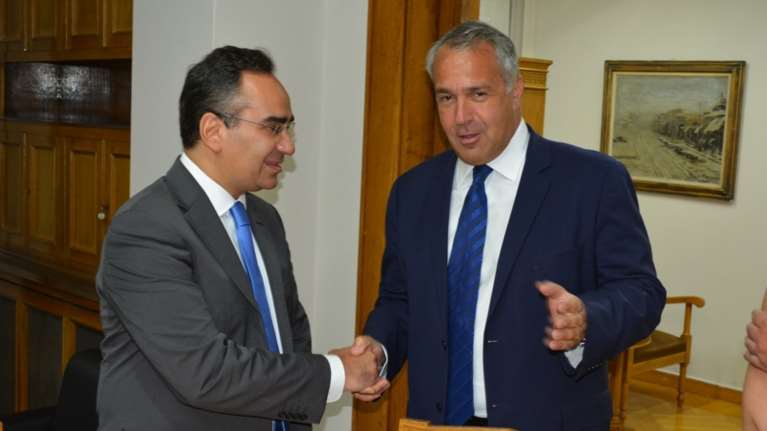 Παντρεύεται ο Βασίλης Κοντοζαμάνης με κουμπάρο τον Μάκη Βορίδη