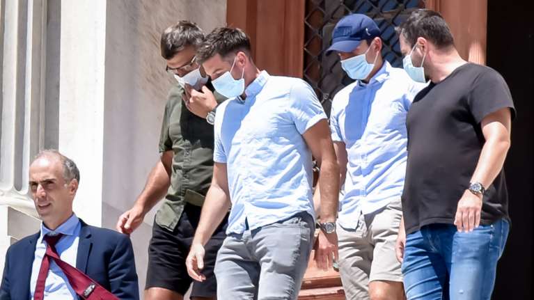 Χάρι Μαγκουάιρ: Πώς αντέδρασε μέσω instagram μετά την καταδίκη για τους τσαμπουκάδες στη Μύκονο