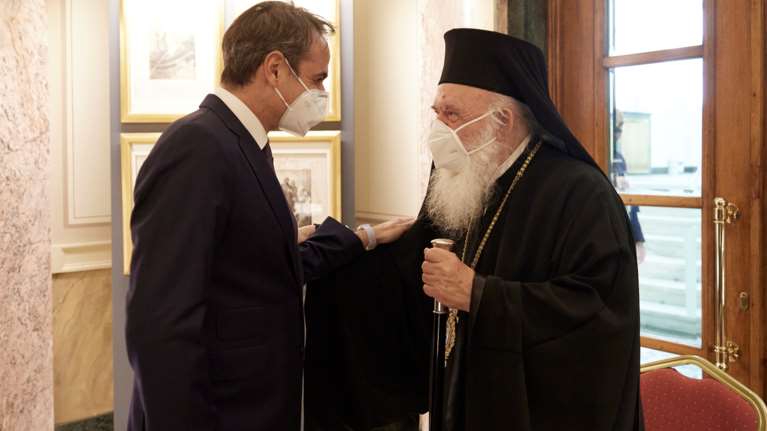 Τετ α τετ Μητσοτάκη - Ιερώνυμου για το Πάσχα: Σενάριο για Ανάσταση νωρίτερα - Επιτάφιος γύρω από τους ναούς