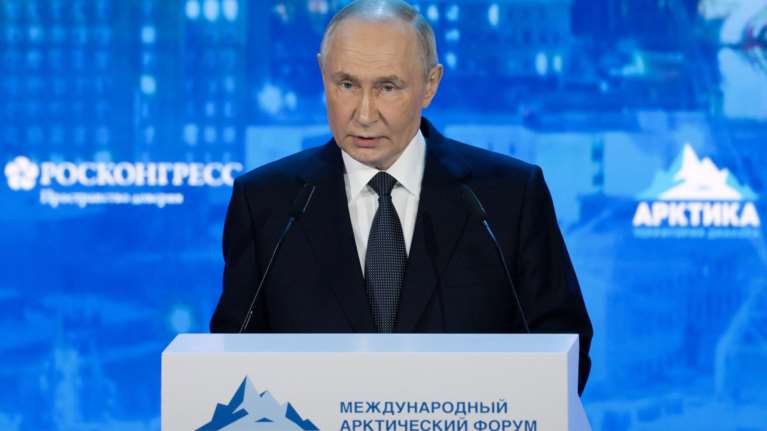 Ουκρανία: Ο Πούτιν εισηγείται να αναλάβει μεταβατική κυβέρνηση στο Κίεβο - Ζητά εκλογές για να φύγει ο Ζελένσκι