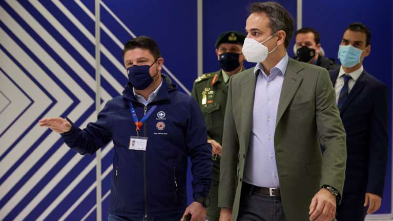 Μητσοτάκης από το mega εμβολιαστικό κέντρο: Να πείσουμε όσους είναι ακόμα καχύποπτοι