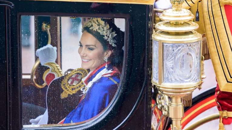 Έσπασε το πρωτόκολλο αιώνων η Κέιτ: Η μυστικοπαθής βασιλική οικογένεια και οι royals που έκρυψαν ότι νόσησαν με καρκίνο