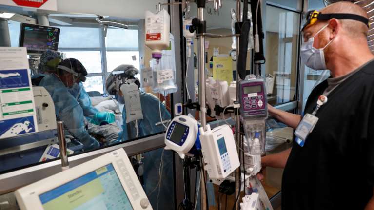 ΠΟΕΔΗΝ: 390 καλυμμένες κλίνες ΜΕΘ από τις 510 πανελλαδικά - Δεν μπορούν να λειτουργήσουν άλλες λόγω έλλειψης προσωπικού