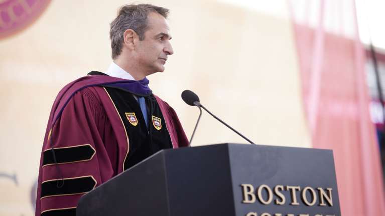 ΝΔ: Fake news για το ταξίδι Μητσοτάκη στη Βοστώνη - &quot;Η χυδαιότητα έχει γίνει ο μοναδικός τρόπος αντιπολίτευσης του ΣΥΡΙΖΑ&quot;