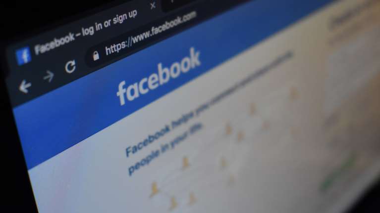 Facebook: Eπεκτείνει επισήμως την τηλεργασία σε όλο το προσωπικό του και μετά την πανδημία