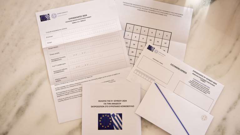 Στην Ολομέλεια της Βουλής η επιστολική ψήφος - Η στάση των κομμάτων - Θα μιλήσει και ο Μητσοτάκης