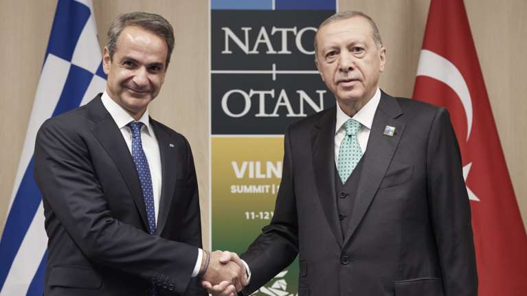 Αιχμές τουρκικών ΜΜΕ για την επίσκεψη Ερντογάν στην Αθήνα: Έλεγε "Μητσοτάκης γιοκ", τώρα τον αποκαλεί φίλο του