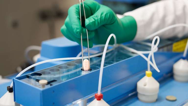 Αντιικό χάπι για τον κορονοϊό: Πώς θα χορηγείται - Ήρθαν 5.700 θεραπείες, αναμένονται άλλες 25 χιλιάδες