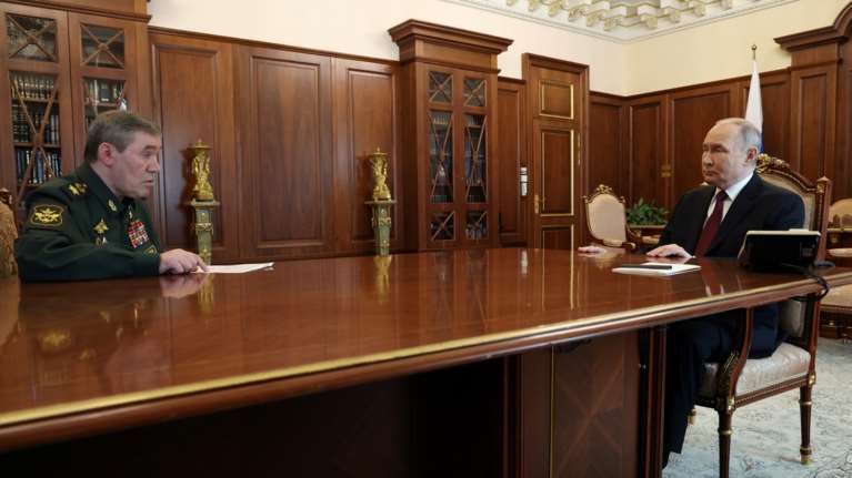 "Πασχαλινή εκεχειρία" ανακοίνωσε ο Πούτιν στην Ουκρανία - "Παίζει με την ανθρώπινη ζωή" απαντά ο Ζελένσκι