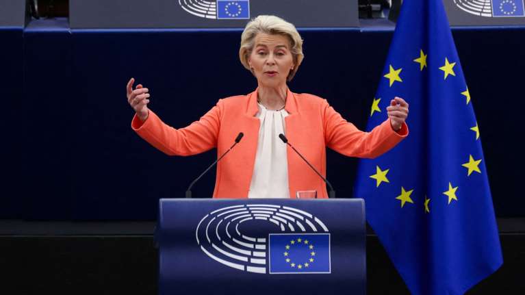 Φον ντερ Λάιεν: Η Ελλάδα και η Ισπανία επλήγησαν από καταστροφικές πυρκαγιές και πλημμύρες - Ο πλανήτης μας βράζει