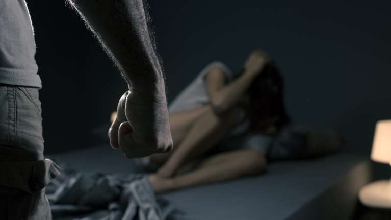 Ηράκλειο: &quot;Υψηλού κινδύνου&quot; νταής - &quot;Θα πάθεις ό,τι η Δώρα, αυτό αξίζετε οι γυναίκες&quot;- Η  επιχείρηση που έστησε η ΕΛΑΣ