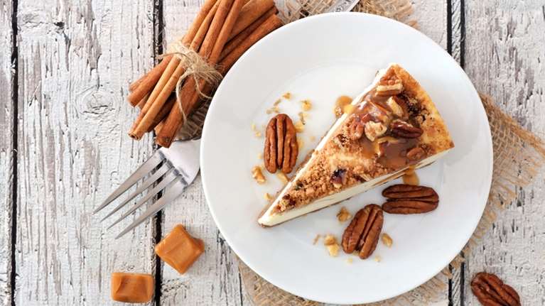 Ενα γλυκό που μυρίζει Χριστούγεννα - Εύκολο cheesecake με άρωμα κανέλας