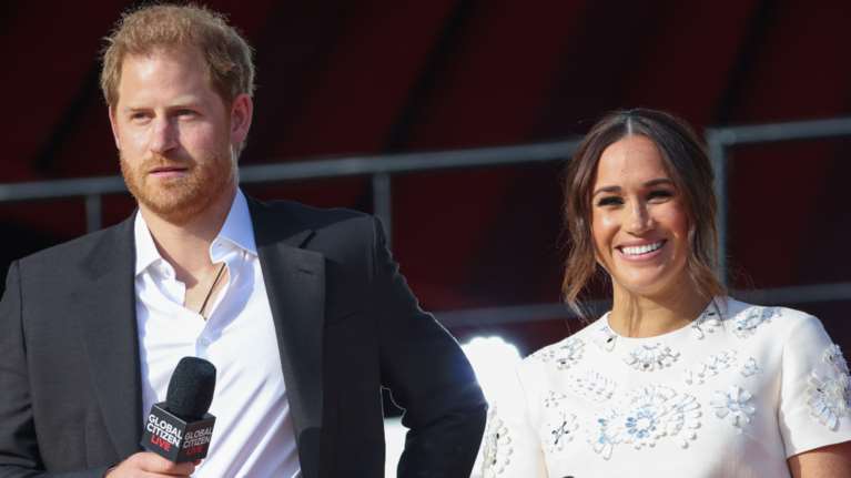 Hollywood Royals με μίνι &amp; επίδειξη πλούτου: Η εμφάνιση της Μέγκαν Μαρκλ που δίχασε