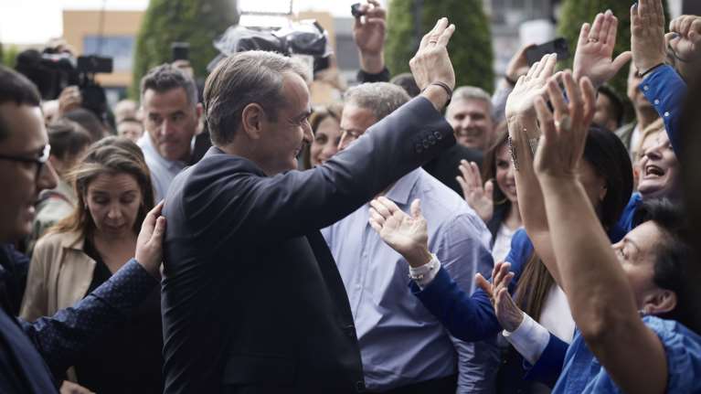 Τα πρωτοσέλιδα των εφημερίδων μία μέρα μετά τις εκλογές - &quot;Θρίαμβος, κυριαρχία, το σήκωσε ο Μητσοτάκης&quot;