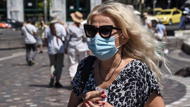 Έκκληση από τον ΠΟΥ: &quot;Ο κορονοϊός εξαπλώνεται και σκοτώνει - Μην ανοίγετε τις κοινωνίες χωρίς έλεγχο&quot;