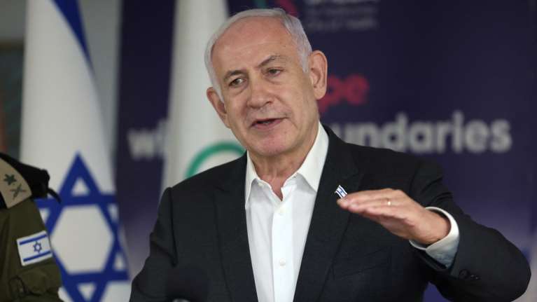 Ισραήλ: Ο Νετανιάχου προτρέπει τον Μπένι Γκαντς να μην παραιτηθεί - &quot;Να δούμε πώς θα συνεχίσουμε&quot;