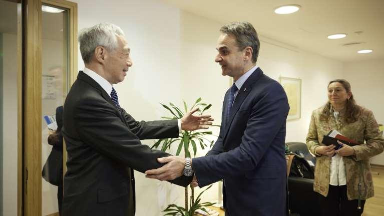 Συνάντηση Μητσοτάκη με τον πρωθυπουργό της Σιγκαπούρης - Ικανοποίηση για τις επενδύσεις στον ελληνικό τουρισμό