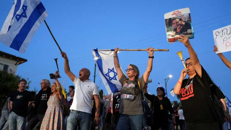 Γάζα: Ο Τραμπ ανακοίνωσε ότι τρεις όμηροι της Χαμάς είναι νεκροί - 21 ακόμη είναι ζωντανοί