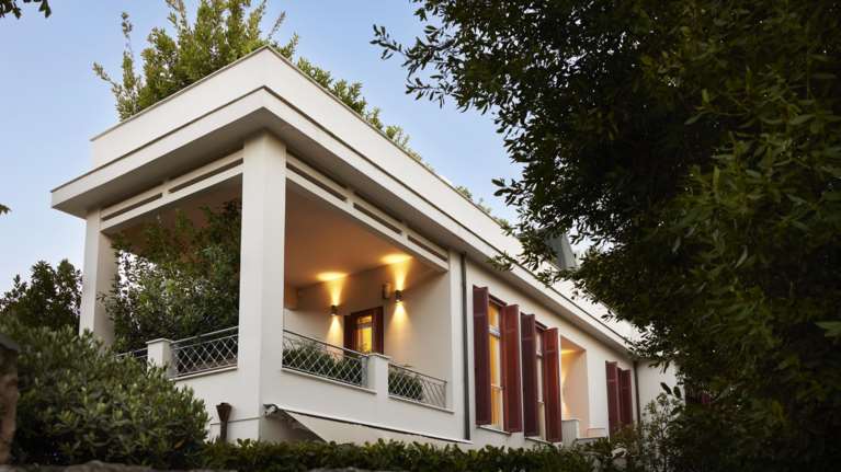 Η νέα ιστοσελίδα του Ολιστικού Κέντρου Ψυχικής Υγείας και Ευζωίας roē