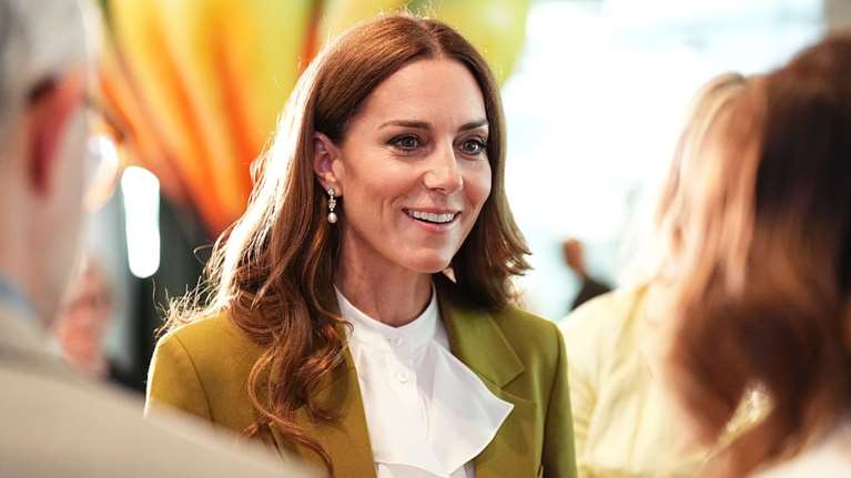 &quot;Επιτομή της κομψότητας&quot; χαρακτηρίστηκε η νέα εμφάνιση της Κέιτ Μίντλετον