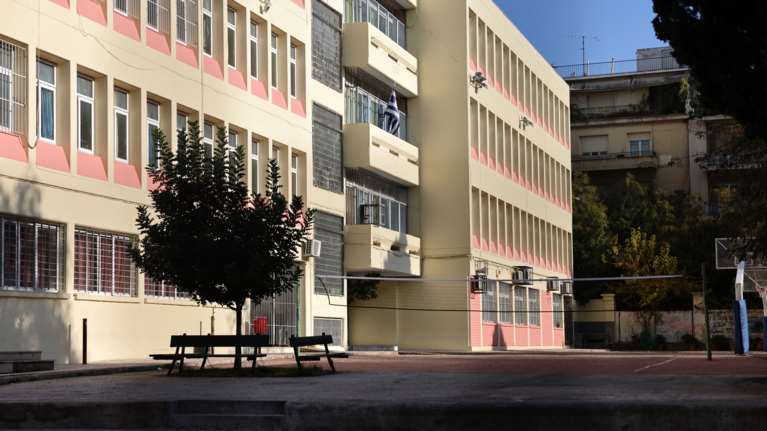 Αίγιο: 15χρονος χτύπησε 13χρονο, αναζητείται από την ΕΛ.ΑΣ - Κατηγορείται και ο πατέρας του για παραμέληση