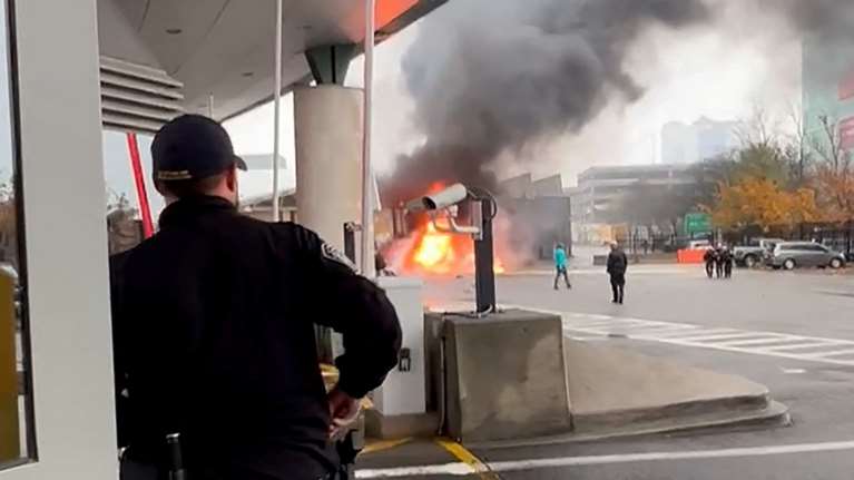 ΗΠΑ: Δύο νεκροί από την έκρηξη αυτοκινήτου σε γέφυρα στα σύνορα ΗΠΑ-Καναδά - Αποκλείουν το ενδεχόμενο τρομοκρατίας
