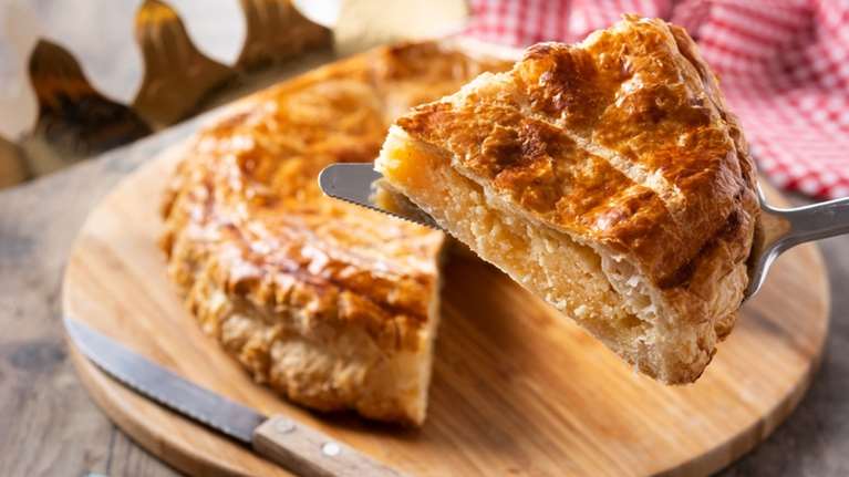 Το τερμάτισαν στη Θεσσαλονίκη: Φούρνος φτιάχνει βασιλόπιτες με… παστουρμά και μουσακά