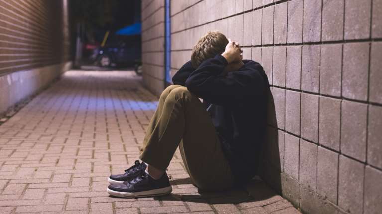 Υπόθεση βιασμού 17χρονου στις φυλακές: &quot;Τον έβαλαν στην απομόνωση μόλις κατήγγειλε ξυλοδαρμό&quot; - Παρέμβαση εισαγγελέα