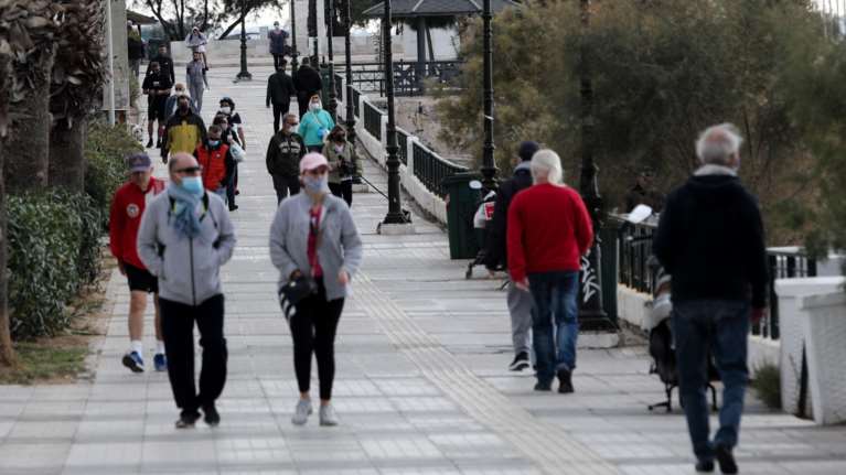 Λουκίδης: Να επανέλθει η εφαρμογή της μάσκας και η τηλεργασία - Δεν μπορεί το σύστημα υγείας να είναι υπό πίεση