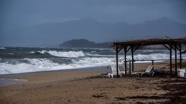 Το ξέκοψε ο Κολυδάς: "Φρούδες ελπίδες οι βροχές και τα χιόνια" - Έρχονται βοριάδες με ριπές πάνω από 90χλμ./ώρα