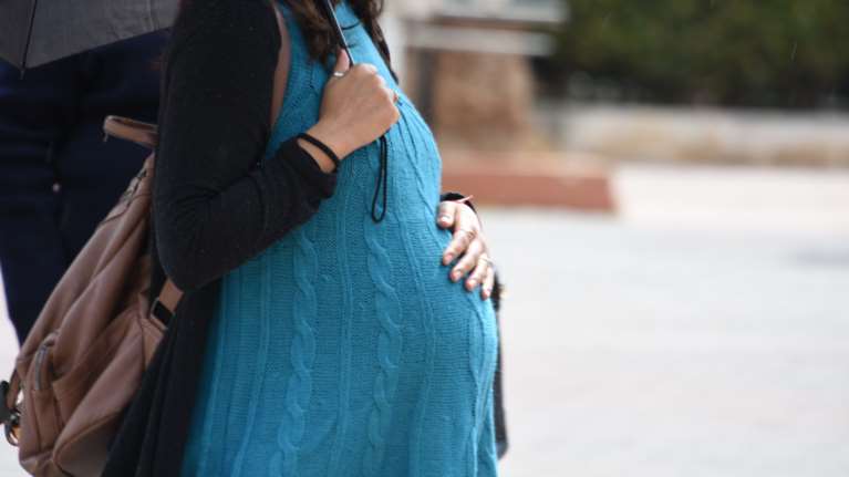 Κορονοϊός: Τριπλάσια πιθανότητα θανάτου για τις έγκυες - Έκκληση από τους γιατρούς να εμβολιαστούν [Βίντεο]