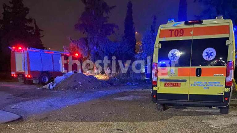 Θεσσαλονίκη: Σοκαριστικό θέαμα για πυροσβέστες - Κλήθηκαν για φωτιά και αντίκρισαν σορό άντρα με σοβαρά εγκαύματα [Εικόνες]