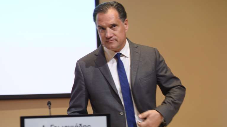 Αντιδράσεις στα social media κατά του Άδωνι Γεωργιάδη για τα επί πληρωμή απογευματινά χειρουργεία στο ΕΣΥ