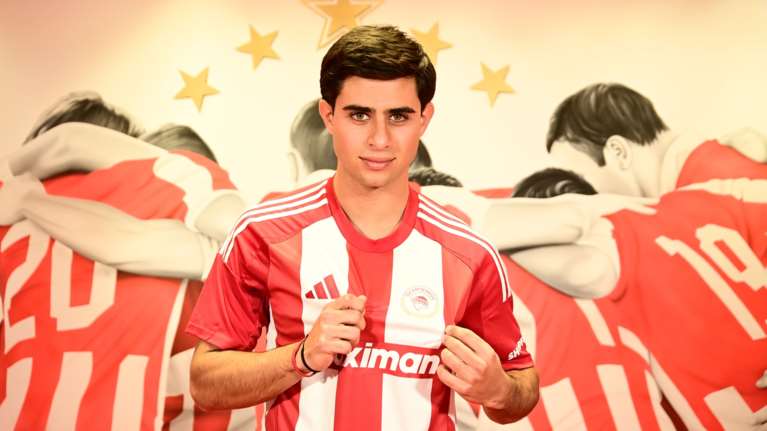 Ολυμπιακός: Ανακοινώθηκε ο Αργεντινός μέσος Λορέτσο Σιπιόνι