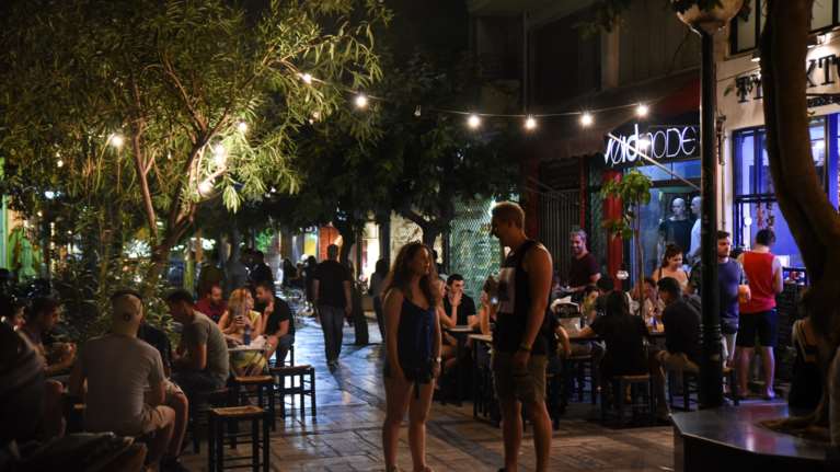 &quot;Ντου&quot; σε καταστήματα στην Πλάκα και στο Γκάζι - Νέα &quot;λουκέτα&quot; και πρόστιμα