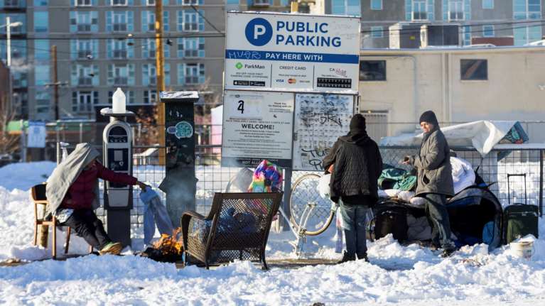 ΗΠΑ: Κακοκαιρία ''ιστορικών διαστάσεων'' - Διακοπές ηλεκτροδότησης και χάος στις μεταφορές - 5.700 πτήσεις ακυρώθηκαν