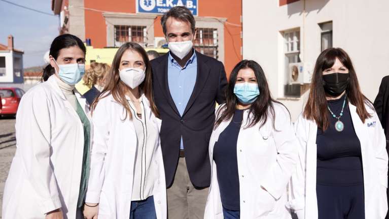 Μητσοτάκης από Λήμνο: Αυτή τη στιγμή το 86% των διασωληνωμένων είναι ανεμβολίαστοι [εικόνες]