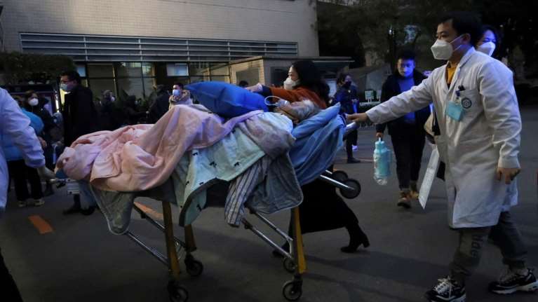 Η Κίνα ανακοίνωσε... τρεις θανάτους από κορονοϊό: Παγκόσμιος συναγερμός για νέο κύμα και τα αμφιλεγόμενα στοιχεία