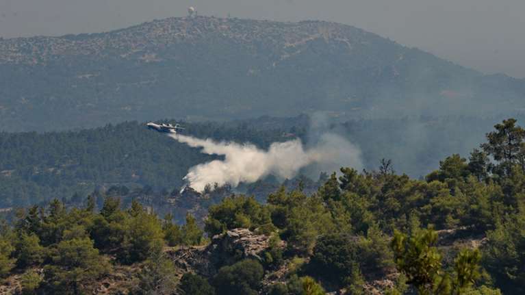 Νέα πυρκαγιά κοντά στη πόλη της Ρόδου - Επιχειρεί ισχυρή πυροσβεστική δύναμη