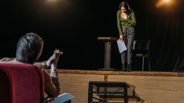 Ψάχνουν... influencers αντί για ηθοποιούς - Ξέσπασμα από το ΣΕΗ για τα casting που ζητούν αριθμό followers