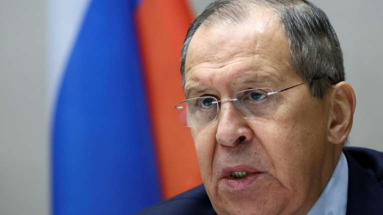 Μυστήριο: O Λαβρόφ ανέβηκε στο αεροπλάνο για να πάει στην Κίνα αλλά γύρισε πίσω, γράφει η Bild