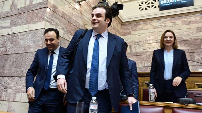 Πιερρακάκης για ΕΛΤΑ: Δεν προβλέπεται κλείσιμο, αλλά μετασχηματισμός των 158 καταστημάτων