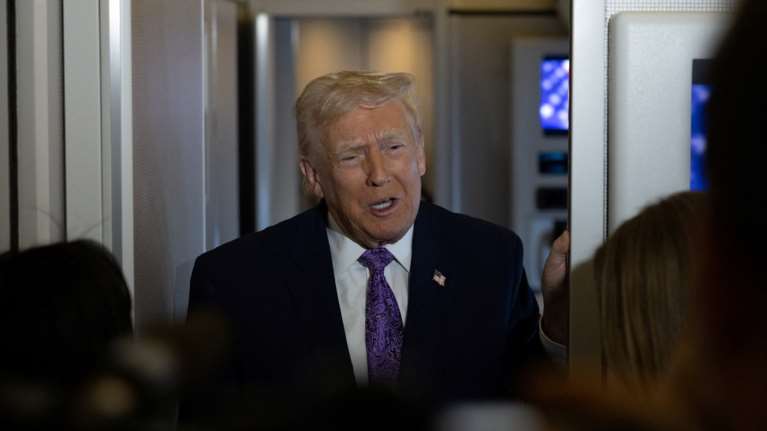 Τραμπ: Το σκάνδαλο διαφθοράς στην Ουκρανία δεν βοηθάει τις διαπραγματεύσεις για τον τερματισμό του πολέμου