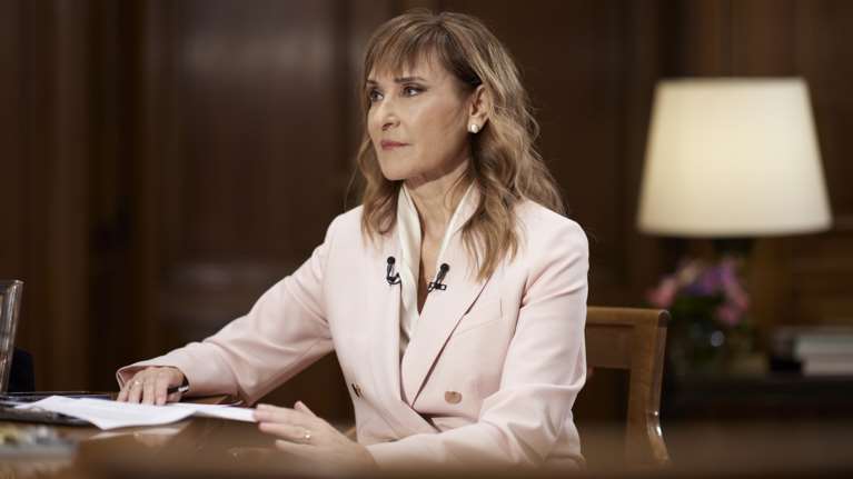 Μάρα Ζαχαρέα: Βόλτα στη φύση - Η φωτογραφία μέσα στις μαργαρίτες [Εικόνες]