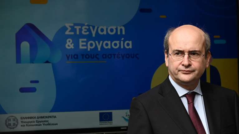 Χατζηδάκης για κατώτατο μισθό: Σημαντική αύξηση αλλά δεν θα φτάσει τα 800 ευρώ [Βίντεο]