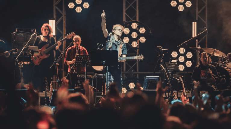 Μίλτος Πασχαλίδης: Μετά από 3 sold out συναυλίες, η μεγάλη γιορτή συνεχίζεται στον Λυκαβηττό