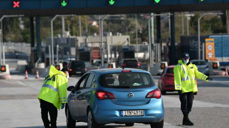 &quot;Αστακός&quot; τα διόδια ενόψει Πάσχα - &quot;Βροχή&quot; τα πρόστιμα για άσκοπες μετακινήσεις [εικόνες]