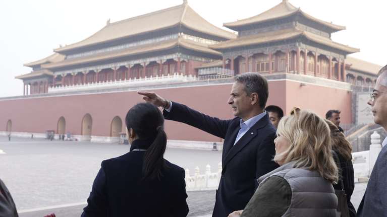 Στην Κίνα ο Κυριάκος Μητσοτάκης- Ξεναγήθηκε στην Απαγορευμένη Πόλη στο Πεκίνο [εικόνες]