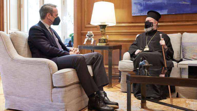 Συνάντηση Μητσοτάκη με τον Αρχιεπίσκοπο Αυστραλίας Μακάριο στο Μαξίμου