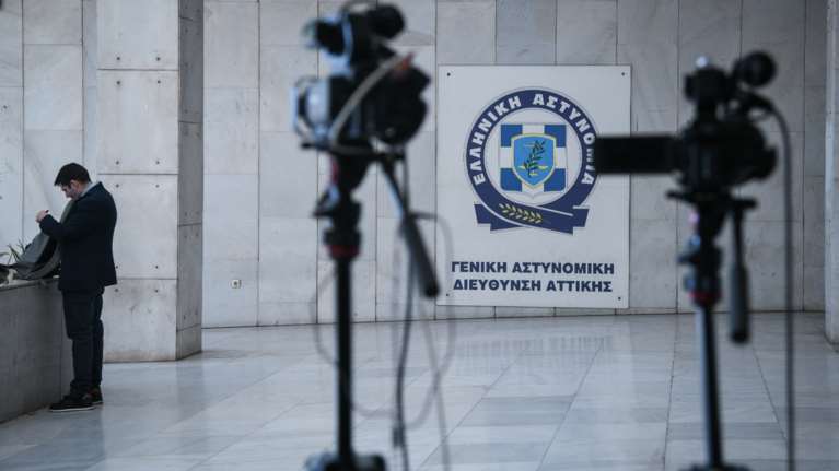 Μειωμένη εγκληματικότητα και ρεκόρ εξιχνιάσεων στις ανθρωποκτονίες - Έξαρση στα περιστατικά ενδοοικογενειακής βίας